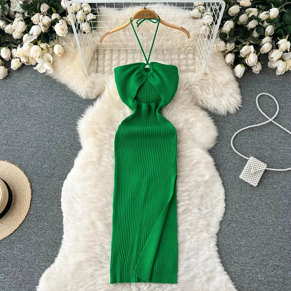 Robe à encolure en biais