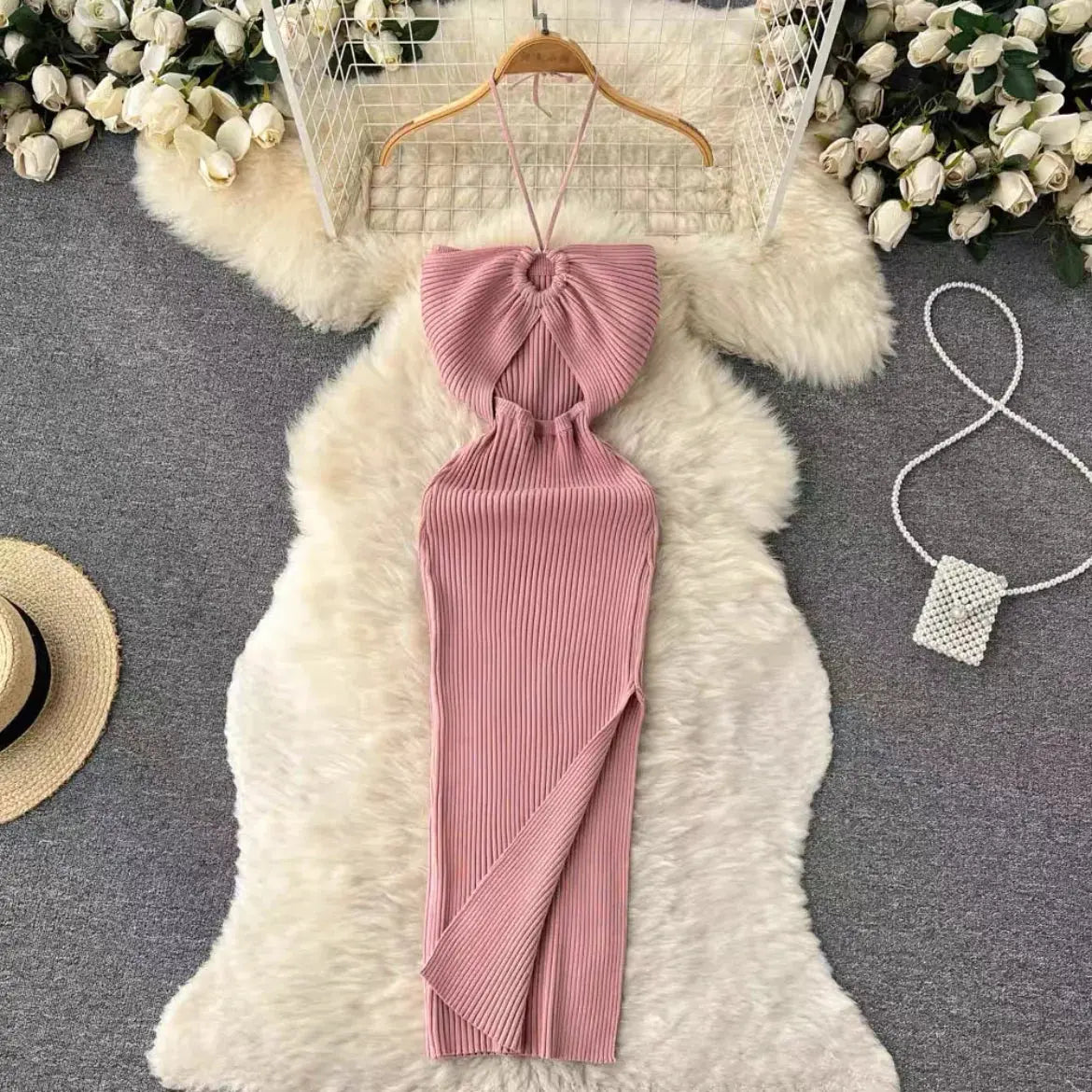 Robe à encolure en biais