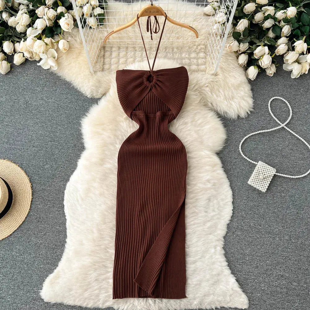 Robe à encolure en biais