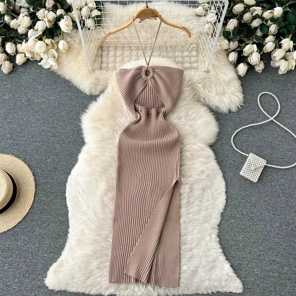 Robe à encolure en biais