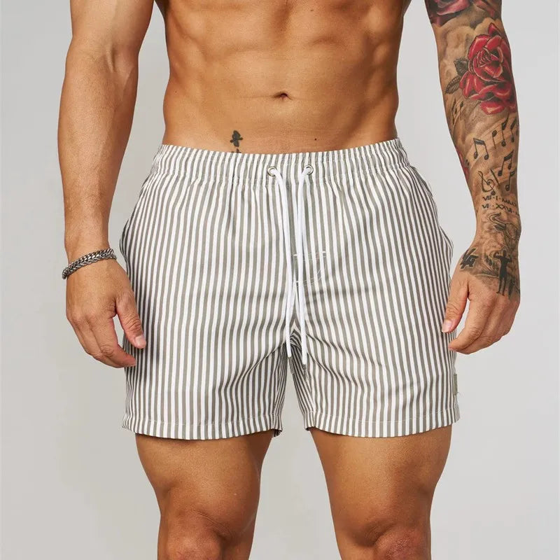 Short à rayures
